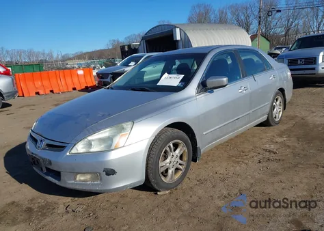 2006 Honda Accord 2.4 Ex z USA, uszkodzony, nr VIN 1HGCM55756A095647